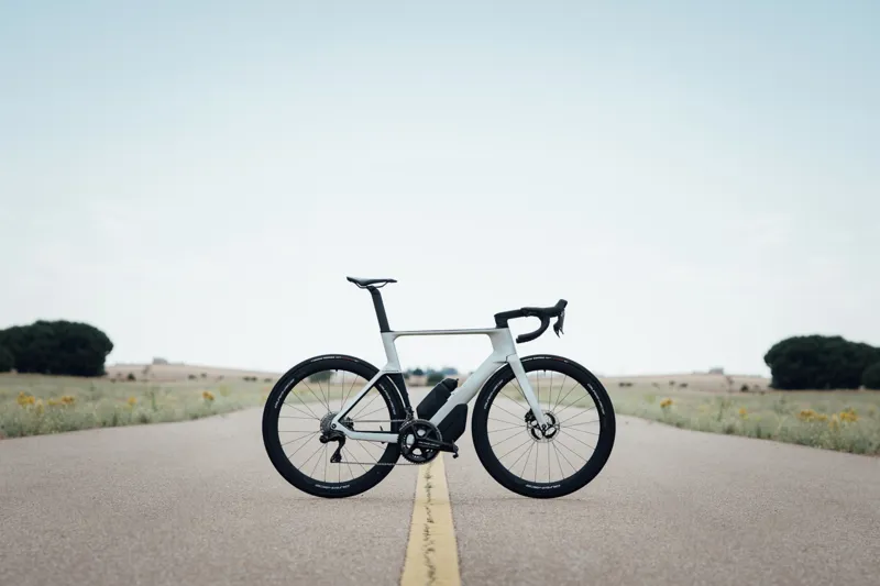 Orbea Orca Aero M20i LTD Ultegra Di2 Disc Carbon Road Bike SilverGreen/BLK-6